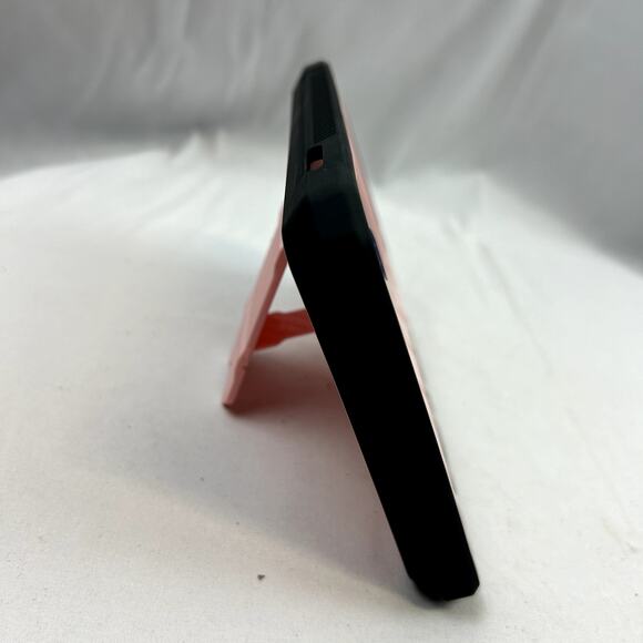 7.5" x 5" Tablet Case with Screen Protector kick stand Thick bumpers NWT - Picture 5 of 6